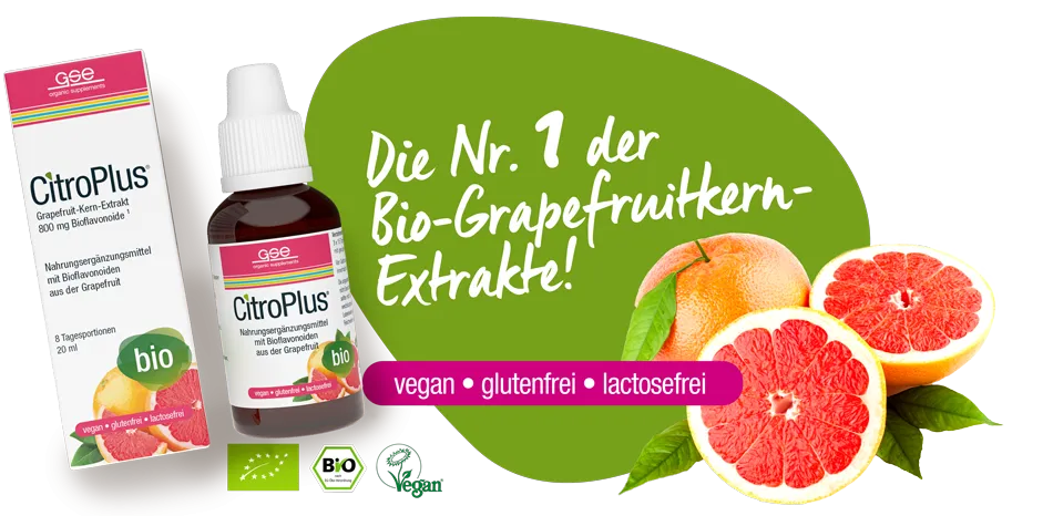 Eine Flasche und eine Schachtel CitroPlus Grapefruitkernextrakt werden mit geschnittenen Grapefruits und einem Text gezeigt, der das Produkt als vegan, glutenfrei und laktosefrei hervorhebt. Grüne und rosa Etiketten betonen die Bio-Qualität.