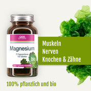 Eine Flasche mit Magnesium (Bio)-Tabletten von gse.organic.supplements, verziert mit Motiven von grünem Blattgemüse. Der Text hebt die Vorteile für Muskeln, Nerven, Knochen und Zähne hervor. Die Etiketten weisen darauf hin, dass das Produkt vegan, glutenfrei, laktosefrei, zu 100 % pflanzlich und biologisch ist – perfekt, um Ihren täglichen Magnesiumbedarf mit natürlichem Magnesium zu decken.