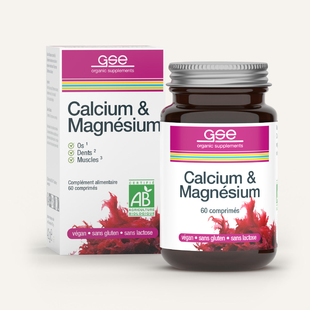 Eine Schachtel und braune Flasche gse.organic.supplements Calcium & Magnesium Complex (Bio) FR, gekennzeichnet mit dem grünen AB-Bio-Siegel und biozertifiziert. Vegane, glutenfreie, laktosefreie Icons. Grafiken mit roten Algen sind abgebildet.