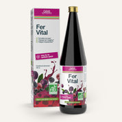 Eine Flasche und eine Schachtel Eisen Vital Complex (Bio) FR von gse.organic.supplements, ein veganes, gluten- und laktosefreies flüssiges Nahrungsergänzungsmittel mit Eisen auf pflanzlicher Basis, Fruchtbildern auf der Verpackung und ohne synthetisches Eisen.