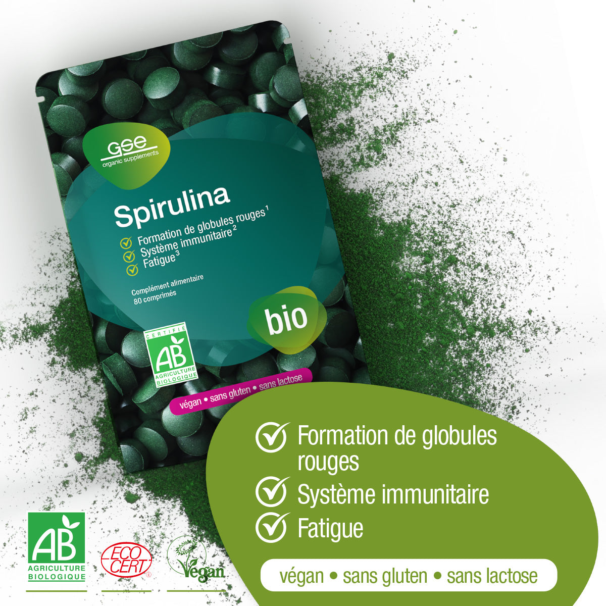 Eine Schachtel Spirulina (Tabletten) FR von gse.organic.supplements liegt auf grünem Pulver. Die Verpackung hebt Eisen für die Bildung roter Blutkörperchen, zur Unterstützung des Immunsystems und gegen Müdigkeit hervor und enthält die Angaben: vegan, glutenfrei, laktosefrei, biologisch.
