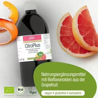 Eine Flasche CitroPlus® 800 (Bio) von gse.organic.supplements steht mit frischen Grapefruitscheiben auf einem weißen Untergrund. Die Etiketten zeigen, dass das Produkt pflanzlich, glutenfrei, laktosefrei, biologisch und reich an Bioflavonoiden ist.